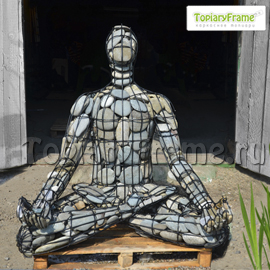 Фигура из камней-габион «Медитация». Высота 150 см. Вес ~530 кг. 2015г.
